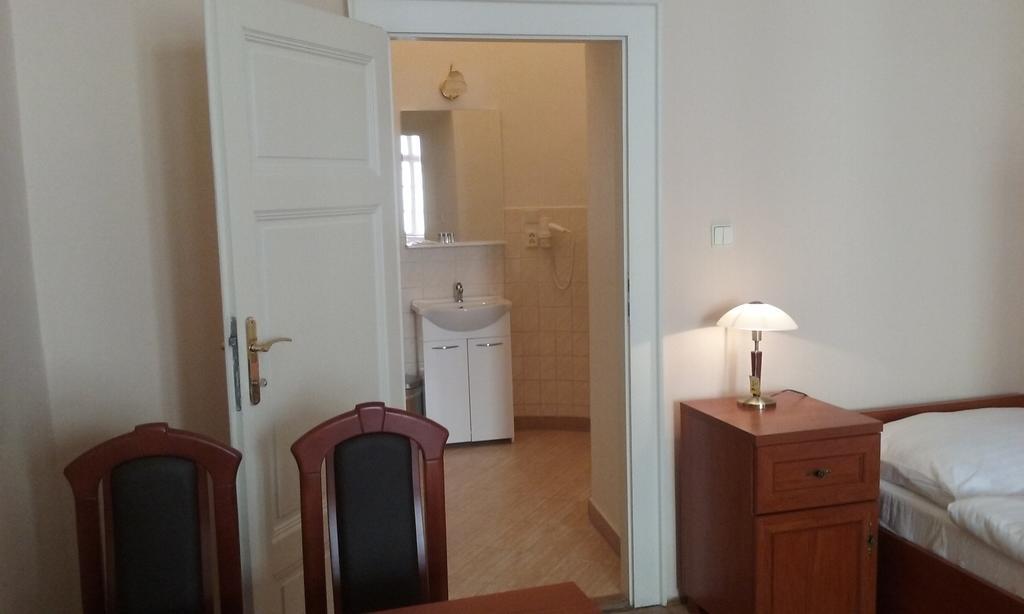 Chambre Quadruple avec Salle de Bains Privative