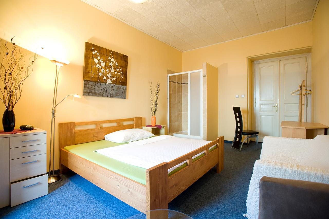 Chambre Double ou Lits Jumeaux avec Douche