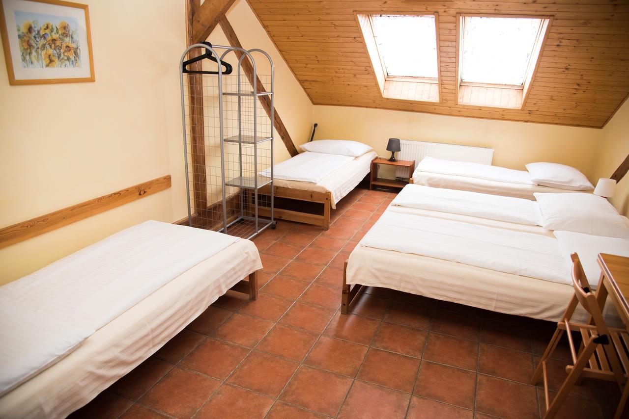 Chambre Quintuple avec Salle de Bains Commune