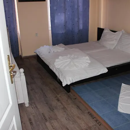 Hotel Praha Club Bed & Breakfast-2